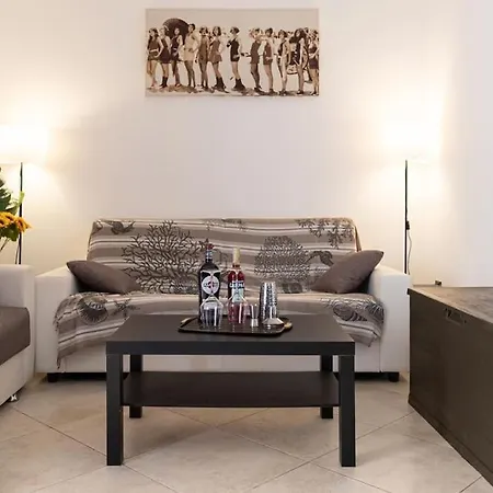 Dei Gigli By Salentoaffitti 마리나디만카베르사